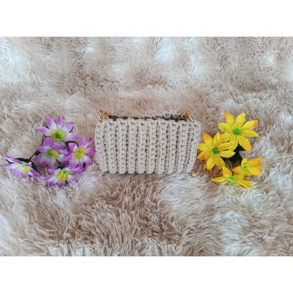 Bolsa Pequena Luxo em Crochê com Fios de Malha - Image 11