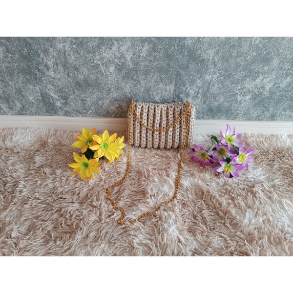 Bolsa Pequena Luxo em Crochê com Fios de Malha - Image 2
