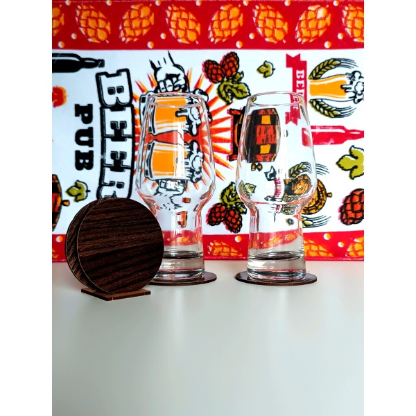 Kit Presente: Contém 2 Copos de Vidro Atlanta Craft Beer Vidro 473ml + 1 Pano de Copa Felpudo Grande (40cmx60cm) estampa sortida +  1 Porta Copos em MDF com Suporte e 04 Unidades na Cor Tabaco - Image 2