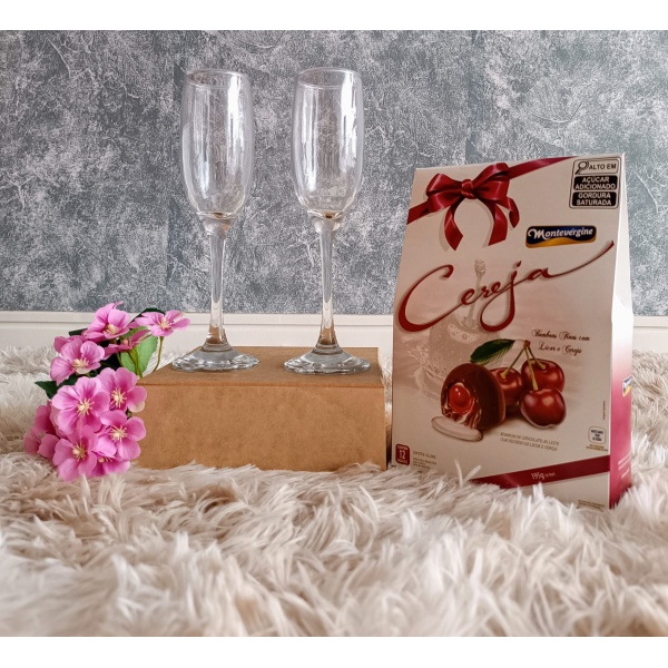 Kit Presente: Conjunto 2 Taças de Vidro para Champagne 200ml +1 Caixa de Bombons Finos Licor e Cereja 195g Montevérgine - Image 3